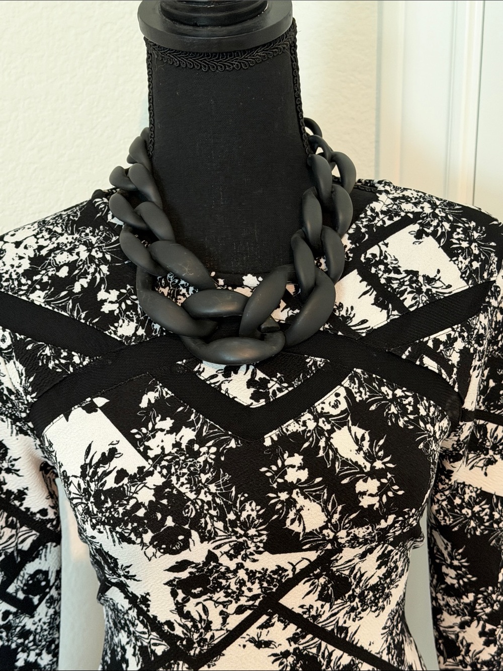 Xhilaration Black and White Long Sleeve Patterned Dress